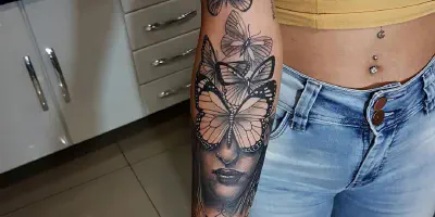 2 Schmetterlingsarm Tattoos