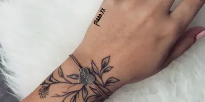 Zierliches Arm-Tattoo: Eine bezaubernde Wahl für Körperschmuck