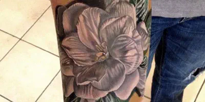 Gardenia Arm Tattoo: Die Bedeutung und Schönheit eines Gardenien-Tattoos