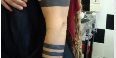 Schwarze Arm-Tattoos: Eine zeitlose Wahl für jeden Stil