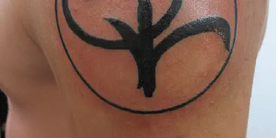 Tätowierung am Arm: Die Bedeutung griechischer Motive