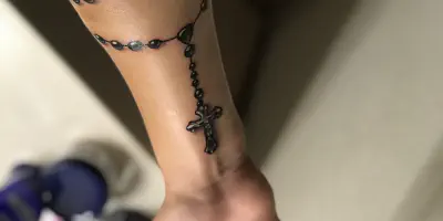Arm Tattoo Kette