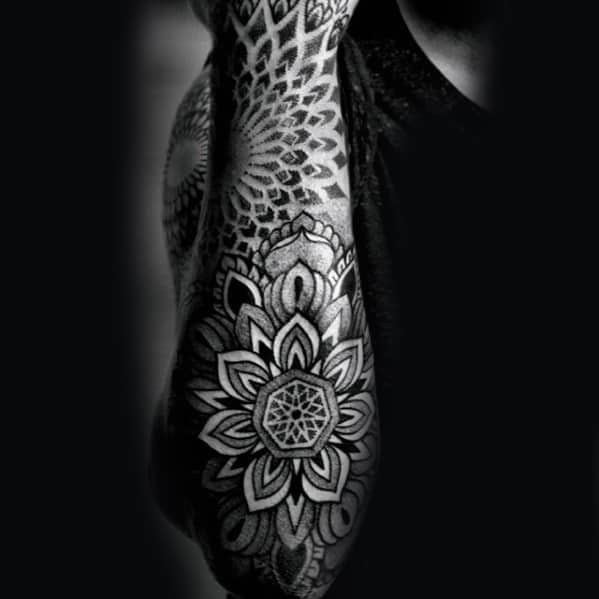img/arm-tattoo-model-bedeutung-und-beste-designs.jpg