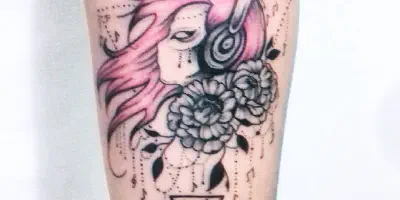 Die richtige Pflege von Arm-Tattoos