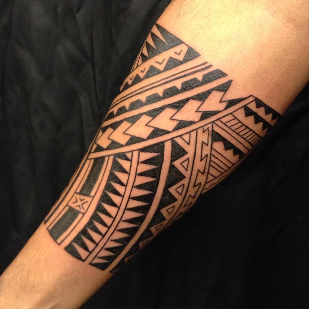 img/arm-tattoo-polynesian.jpg