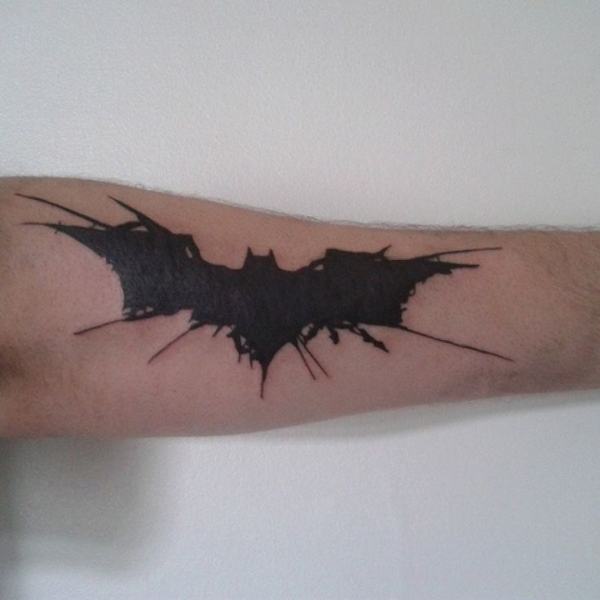 img/batman-arm-tattoo.jpg