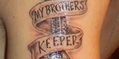 Darf man beim Militär ein Arm Tattoo haben?