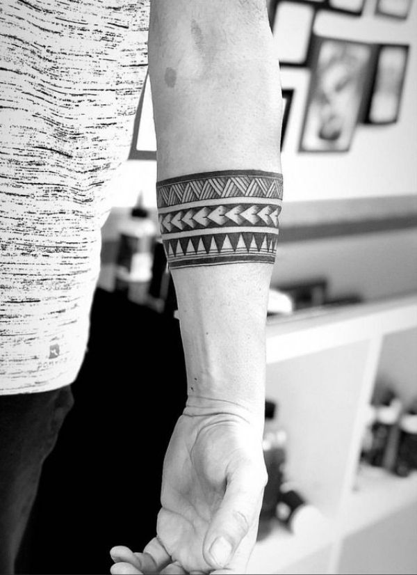 img/dehnungsstreifen-arm-tattoo.jpg