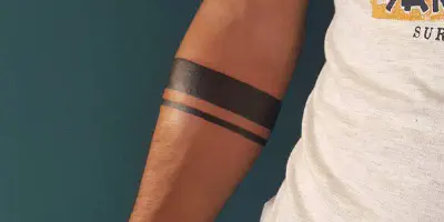 Die Bedeutung von Arm Tattoo Referenz