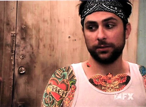 img/die-charlie-day-arm-tattoo-bedeutung.jpeg