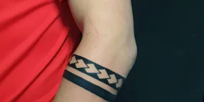 Einfache Tattoo-Designs für Männer am Arm