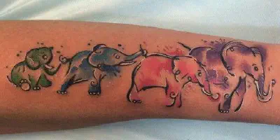 Das Elefantenfamilien-Arm-Tattoo: Bedeutung und Symbolik