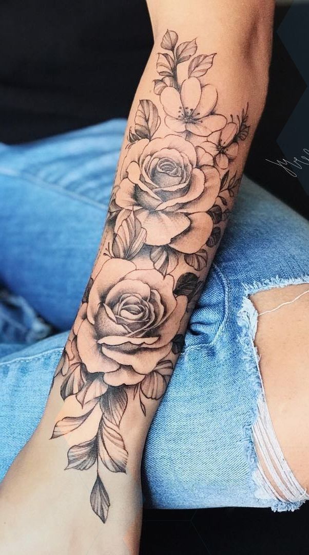 img/fraue-arm-tattoo.jpg