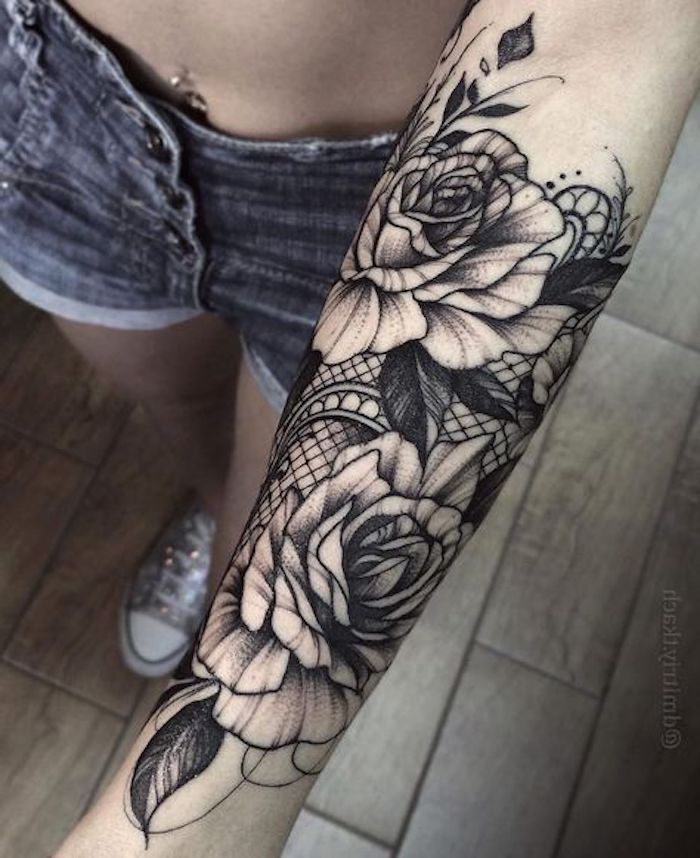 img/frauen-innerarm-tattoo-weibliche-inspirationen-fuer-taetowierungen-am-arm.jpg