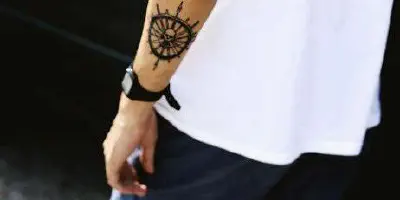 Front Arm Tattoo: Bedeutung und Designideen