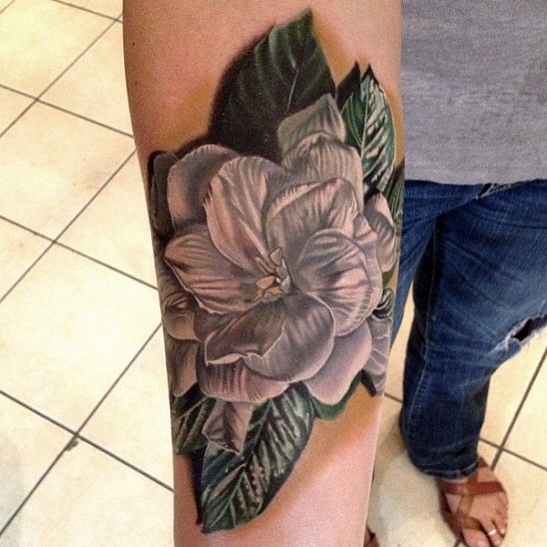 img/gardenia-arm-tattoo-die-bedeutung-und-schonheit-eines-gardenien-tattoos.jpeg