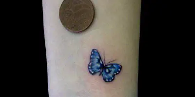 Kleines Schmetterlingsarm-Tattoo - Bedeutung und Design