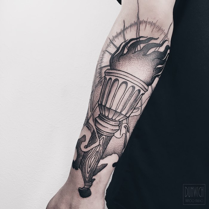 img/maenner-unterarm-tattoo-ideen-und-bedeutungen.jpg