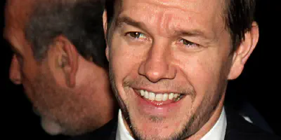 Mark Wahlbergs Tattoo am linken Oberarm