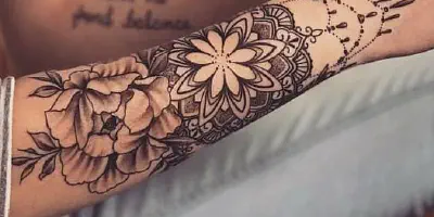 Kleine Außentattoos am Arm