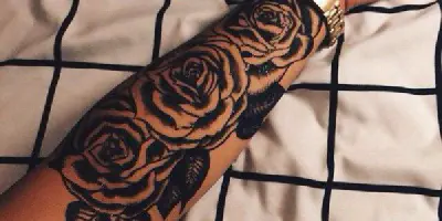 Die Bedeutung eines Rose-Arm-Tattoos auf Tumblr
