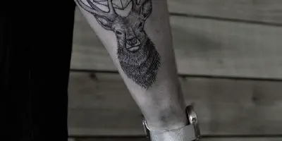 Sinnvolle Tipps für Männer, die ein Unterarm-Tattoo wollen