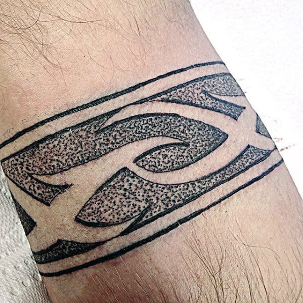 img/traditionelle-arm-tattoo-designs.jpg