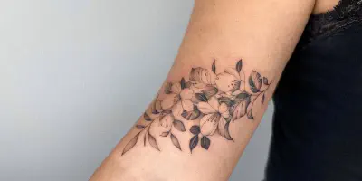 Umarmen Sie Arm Tattoo Ideen