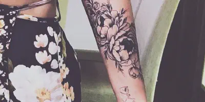 Der perfekte Weg, um ein Unterarm-Tattoo zu vertuschen