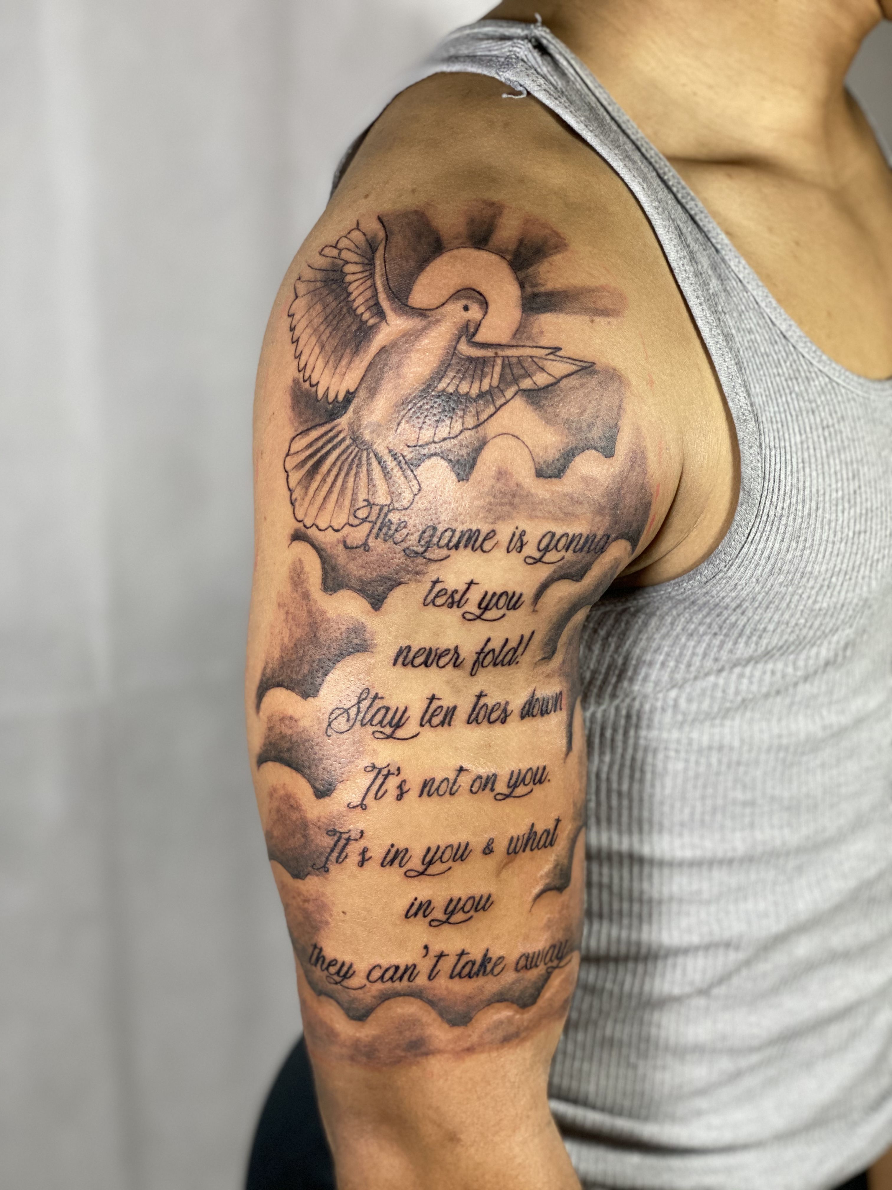 img/upper-arm-tattoo-male.jpg