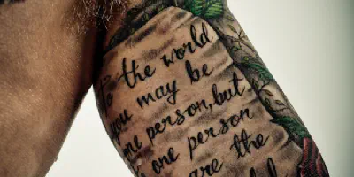 Die besten Designs für Tätowierungen auf der oberen Innenseite des Arms