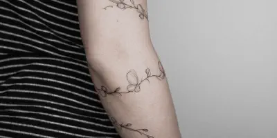 Die besten Weinranken-Tattoo-Ideen