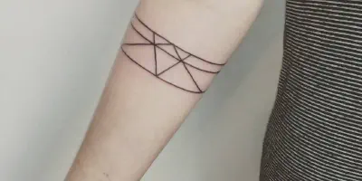 Wie viel kostet ein Arm-Tattoo?